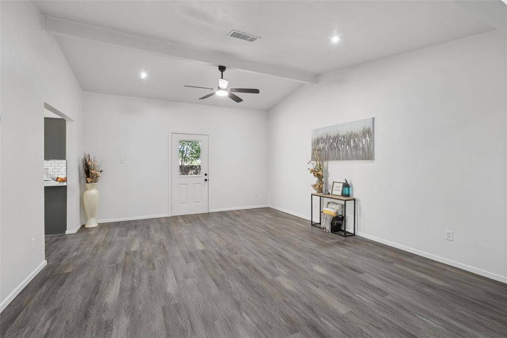 Arlington, TX 76014,801 E Timberview Lane