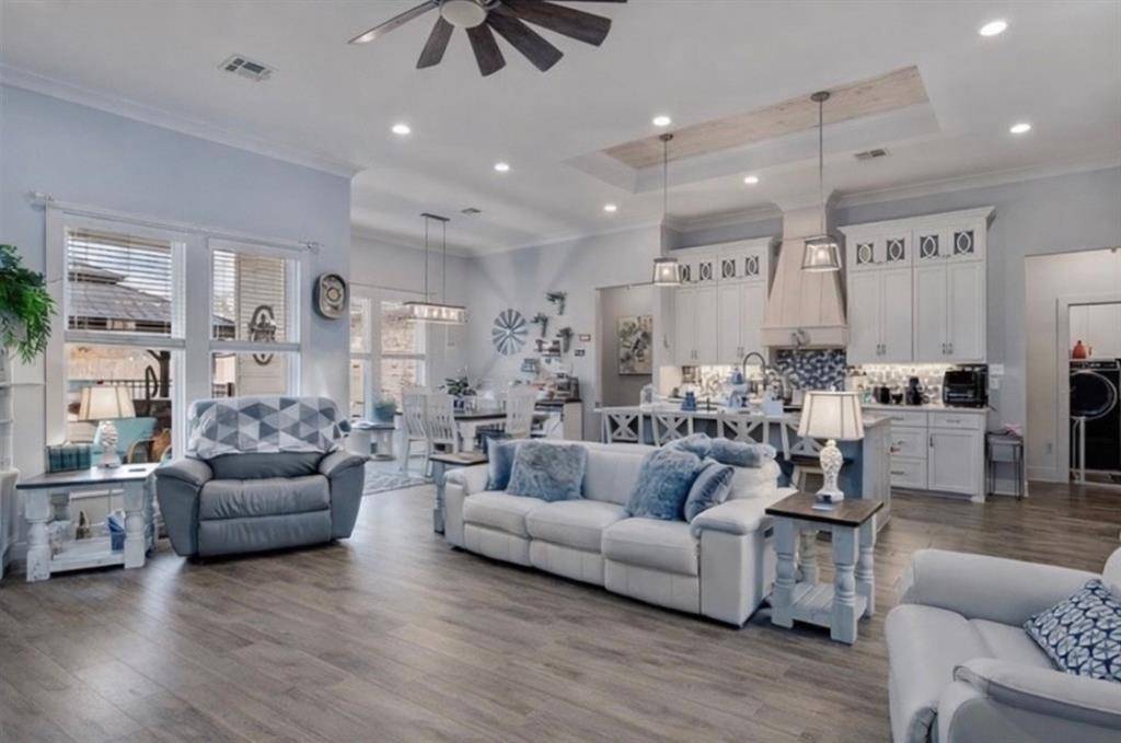 Benton, LA 71006,327 Newport Lane