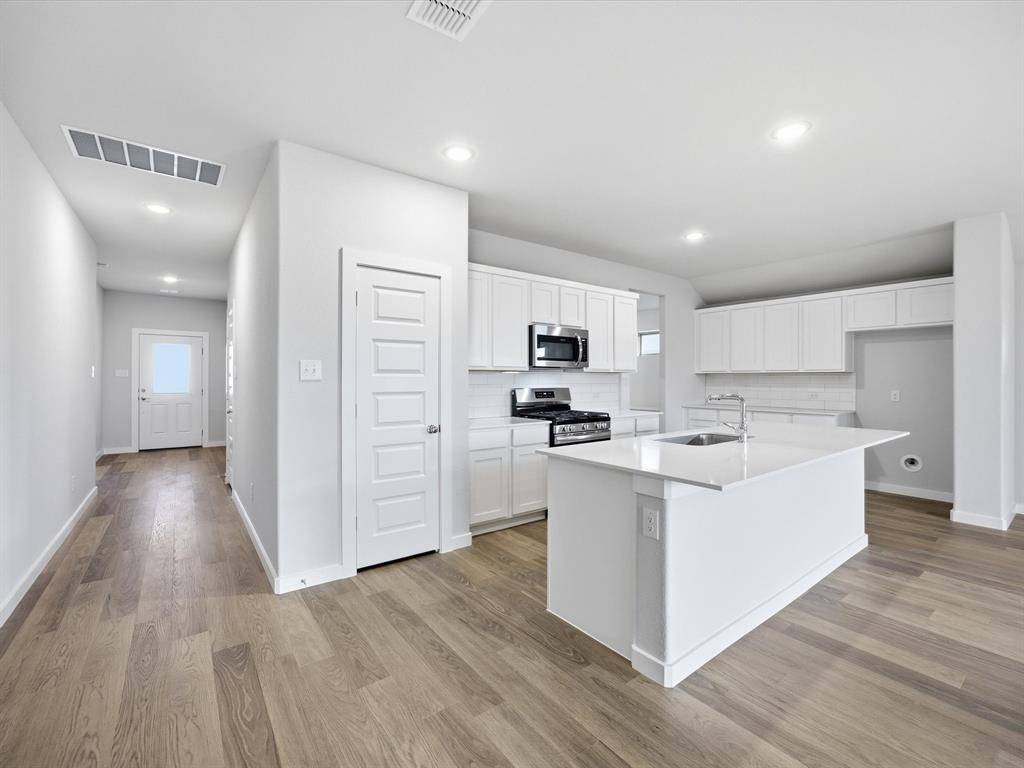 Waxahachie, TX 75165,448 Blackwater Trail