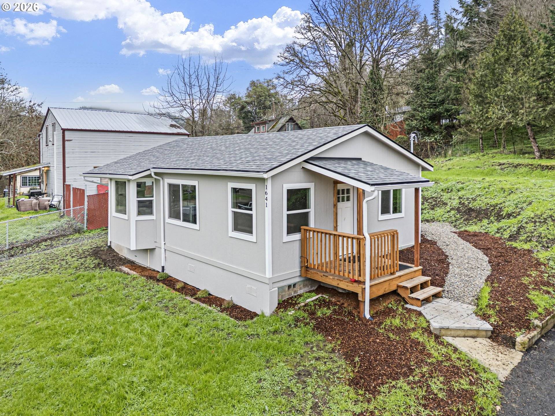 Roseburg, OR 97470,1641 SE MARSTERS AVE