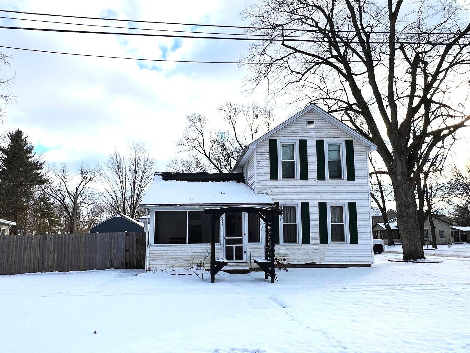 White Pigeon, MI 49099,311 W Murray AVE