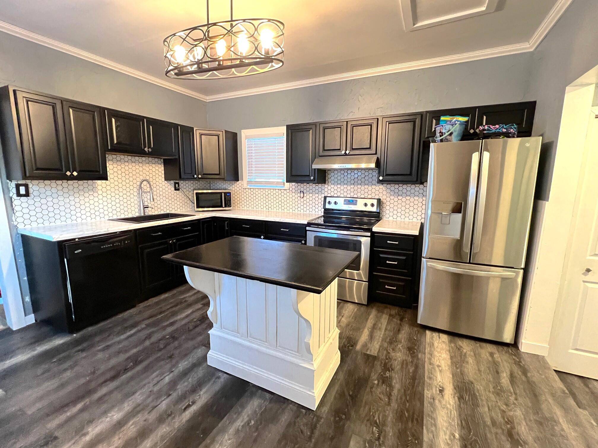 White Pigeon, MI 49099,311 W Murray AVE