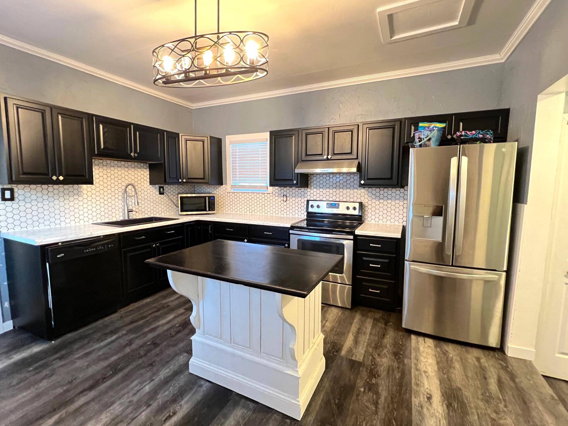 White Pigeon, MI 49099,311 W Murray AVE