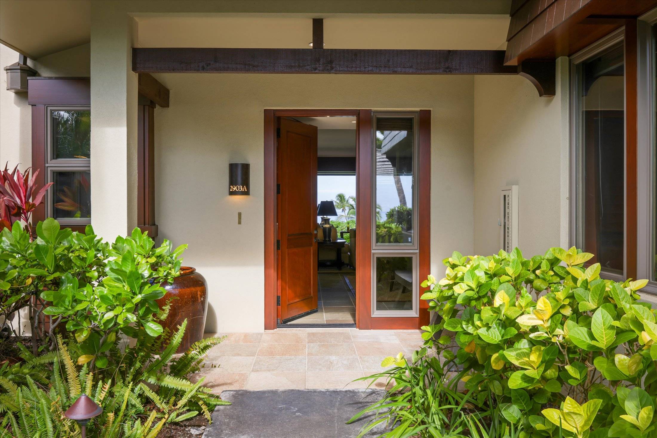 Kailua-kona, HI 96740,72-2903 HAINOA ST #15