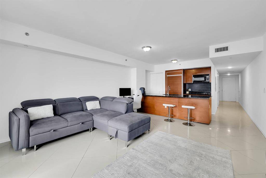 Hallandale Beach, FL 33009,1830 S Ocean Dr #2005