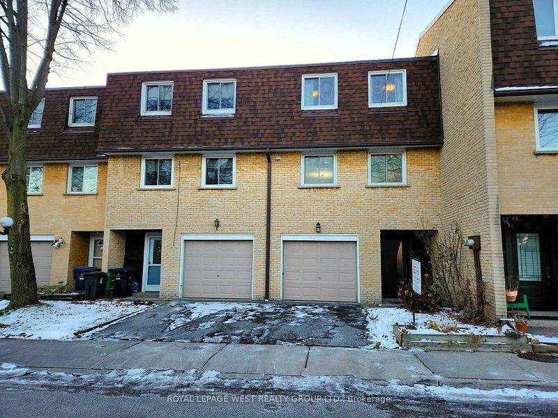 Toronto W06, ON M8W 3B2,92 Twenty Ninth ST #3