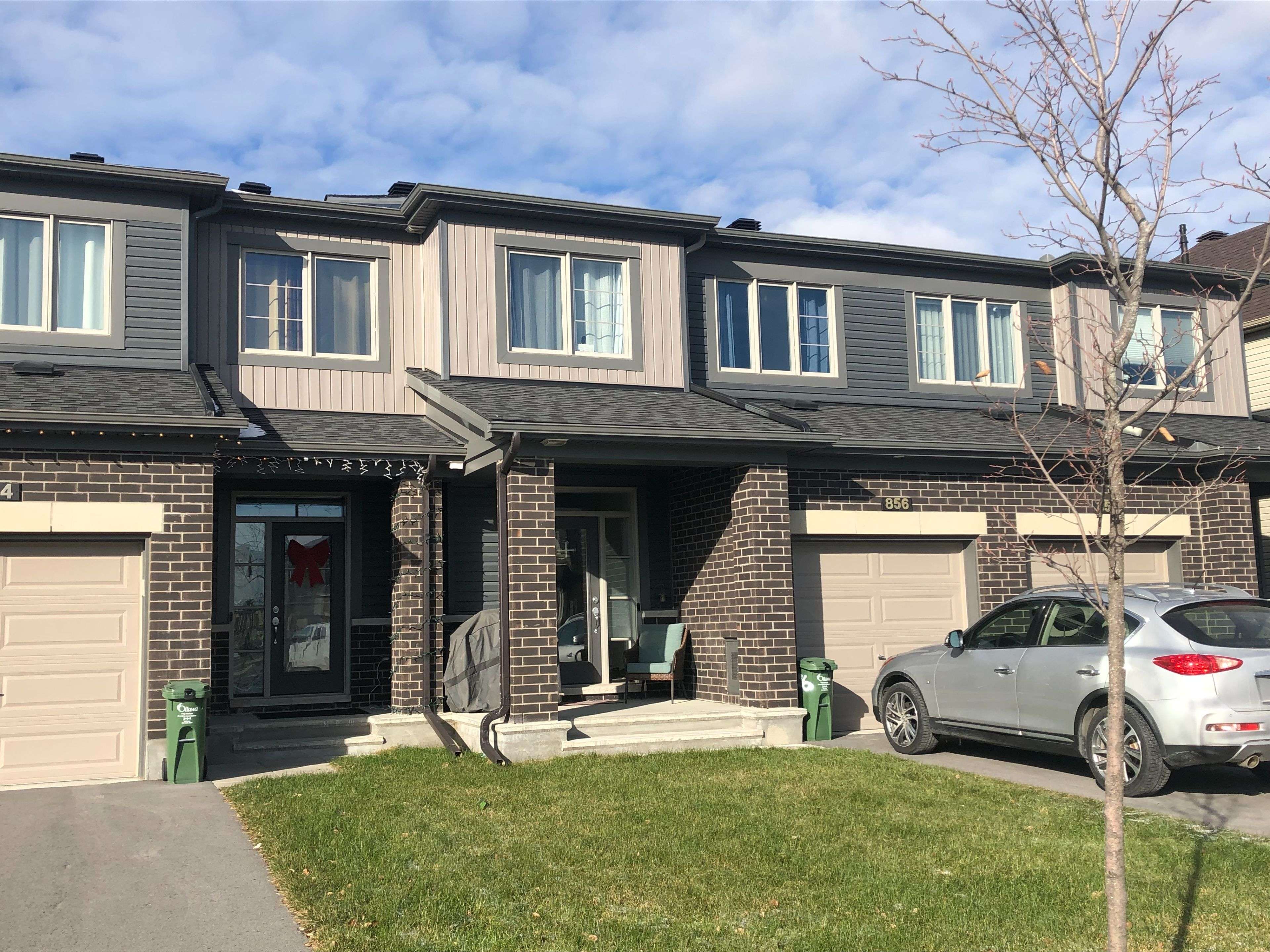Barrhaven, ON K2J 6L9,856 CLARITY AVE