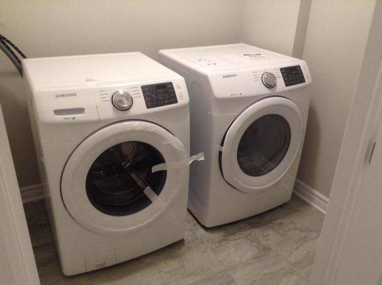 Barrhaven, ON K2J 6L9,856 CLARITY AVE