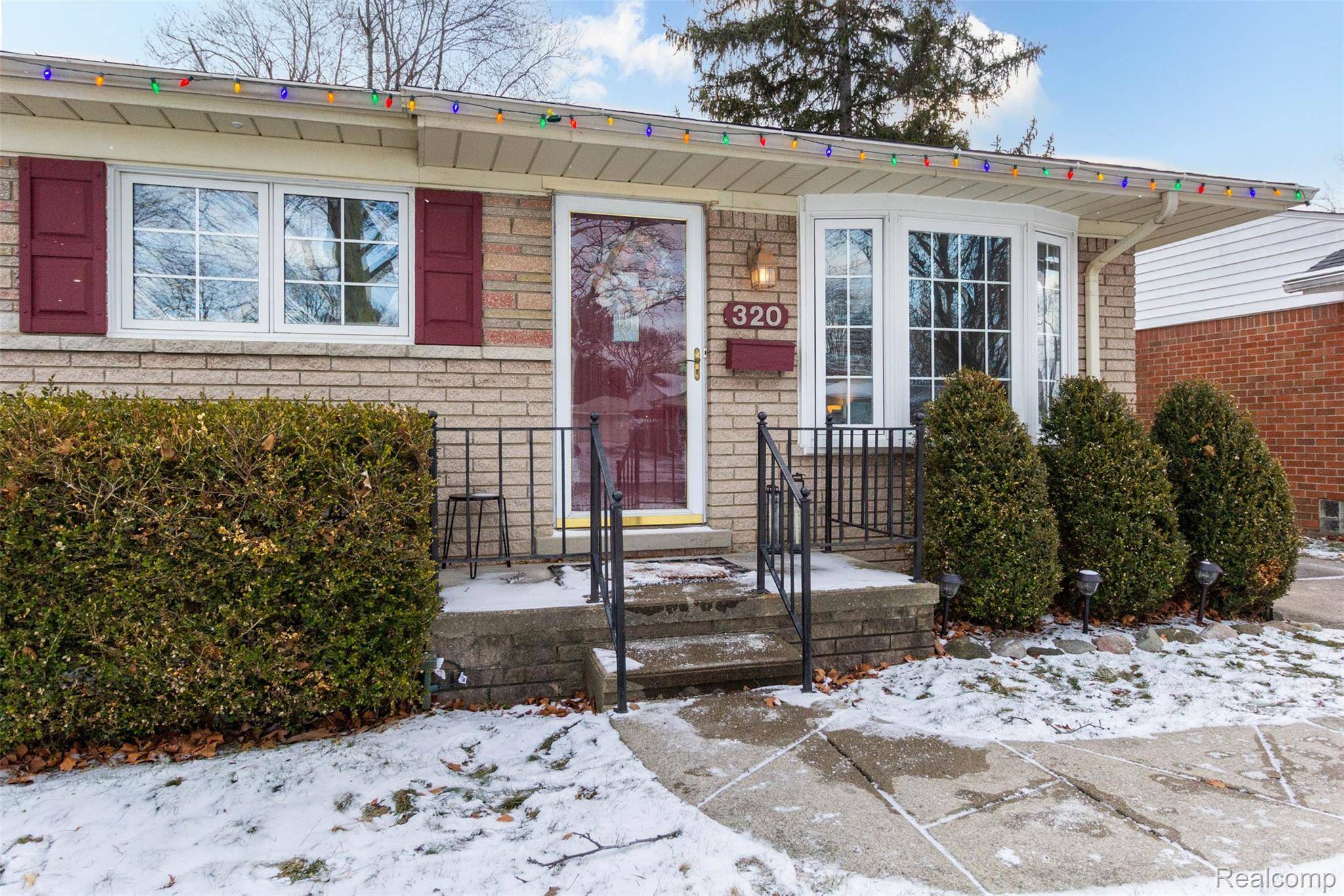 Clawson, MI 48017,320 N Batchewana ST