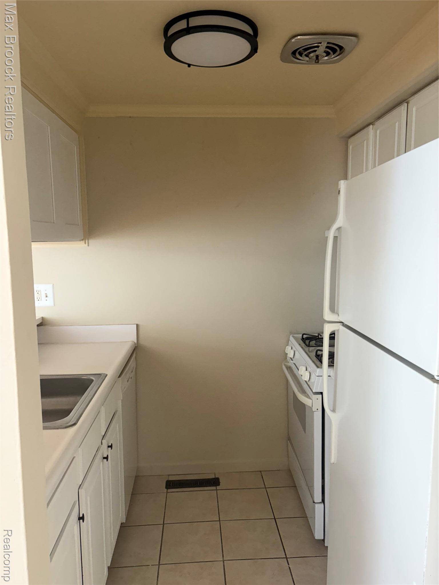 Sterling Heights, MI 48312,35122 TERRYBROOK DR