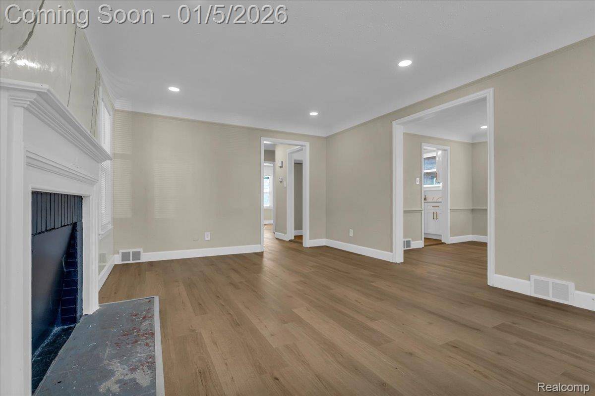 Detroit, MI 48235,18458 Snowden ST