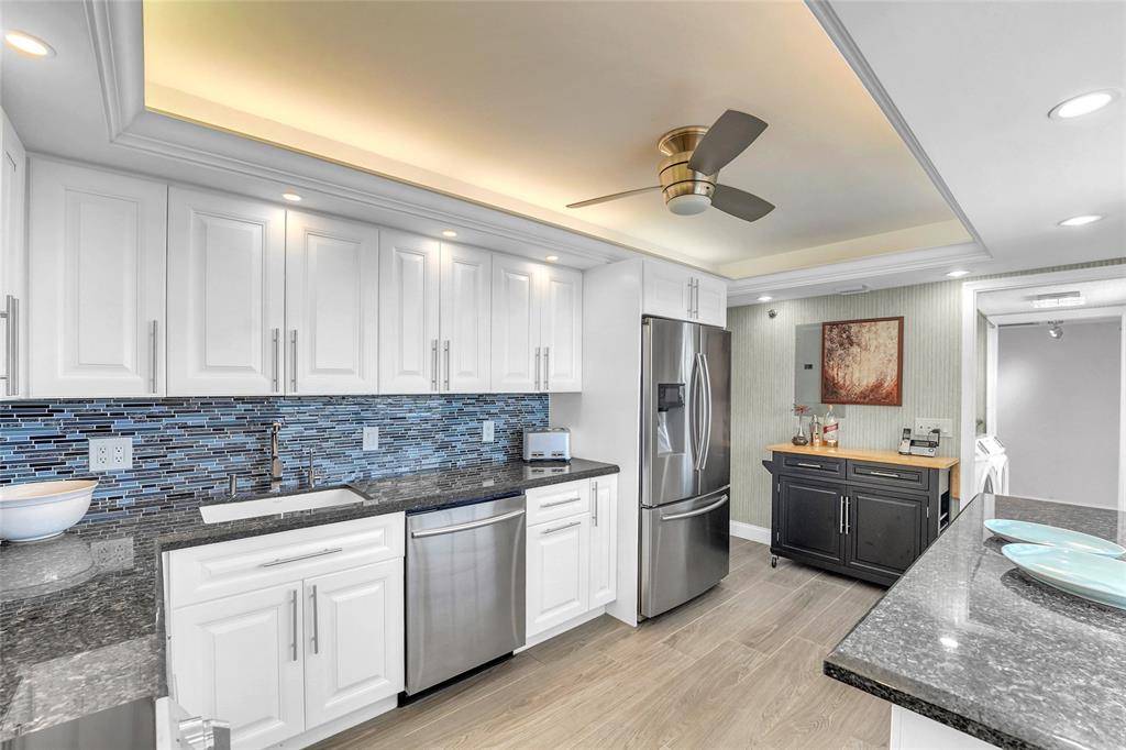 Pompano Beach, FL 33069,4015 W Palm Aire Dr #703