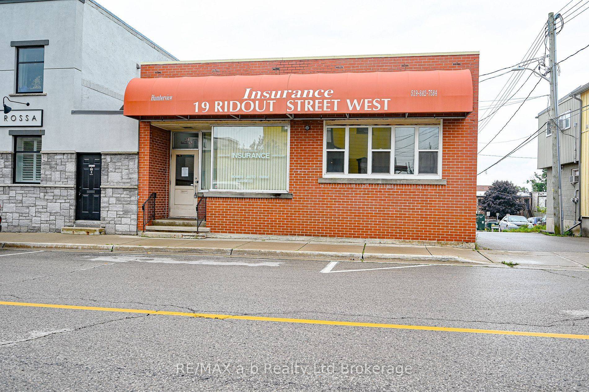 Tillsonburg, ON N4G 2C8,19 Ridout ST W