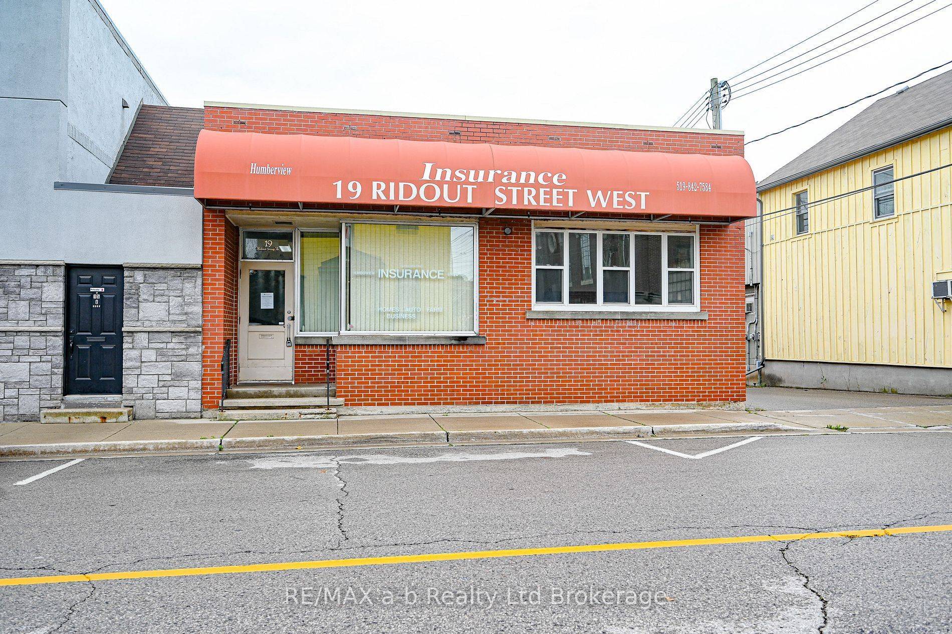 Tillsonburg, ON N4G 2C8,19 Ridout ST W