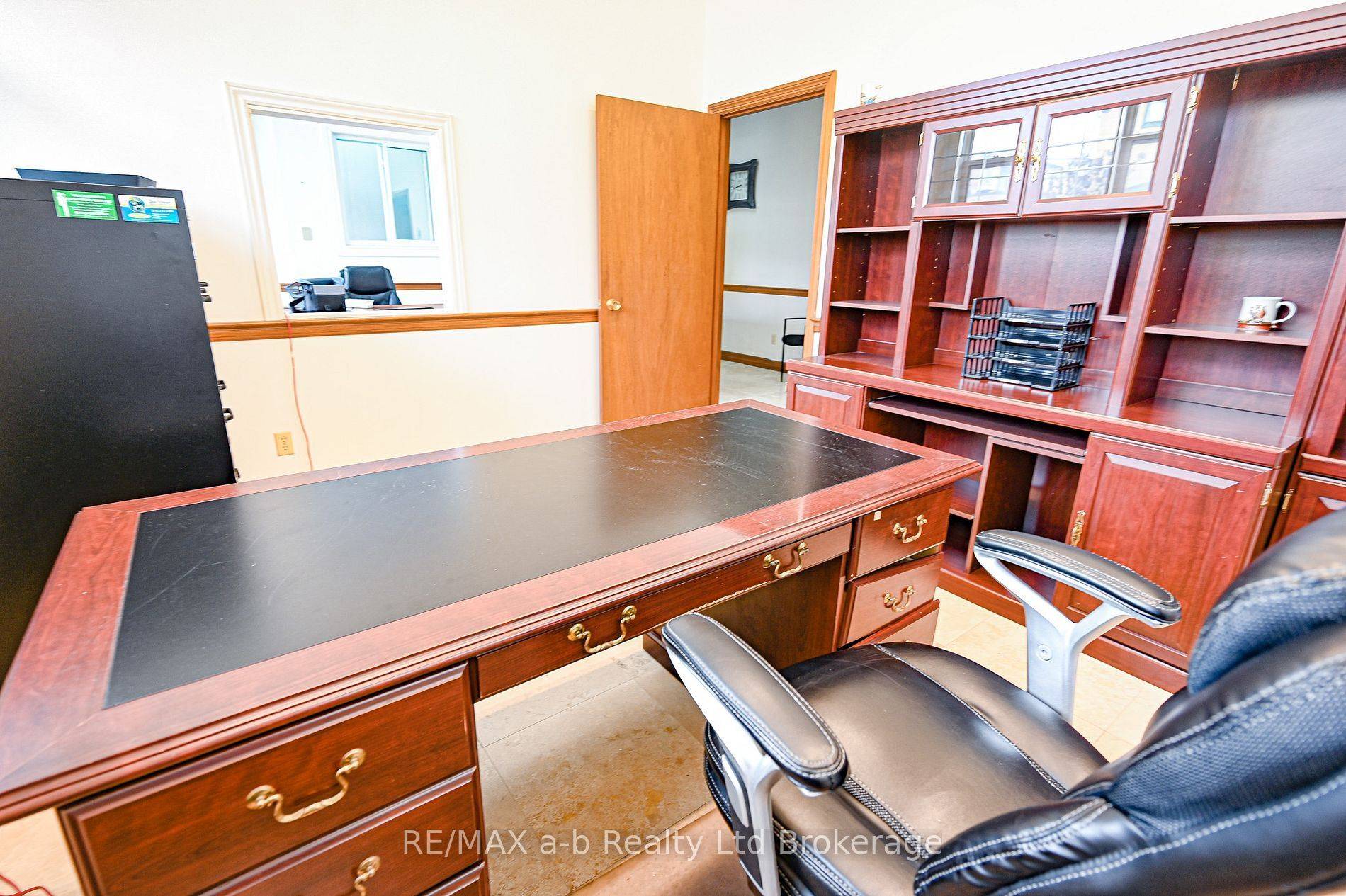 Tillsonburg, ON N4G 2C8,19 Ridout ST W