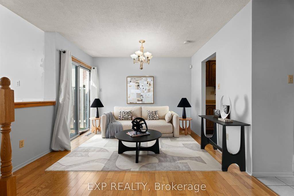 Hamilton, ON L8V 4T5,366 Franklin RD