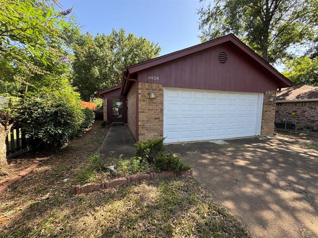 Fort Worth, TX 76112,6928 Van Natta Lane