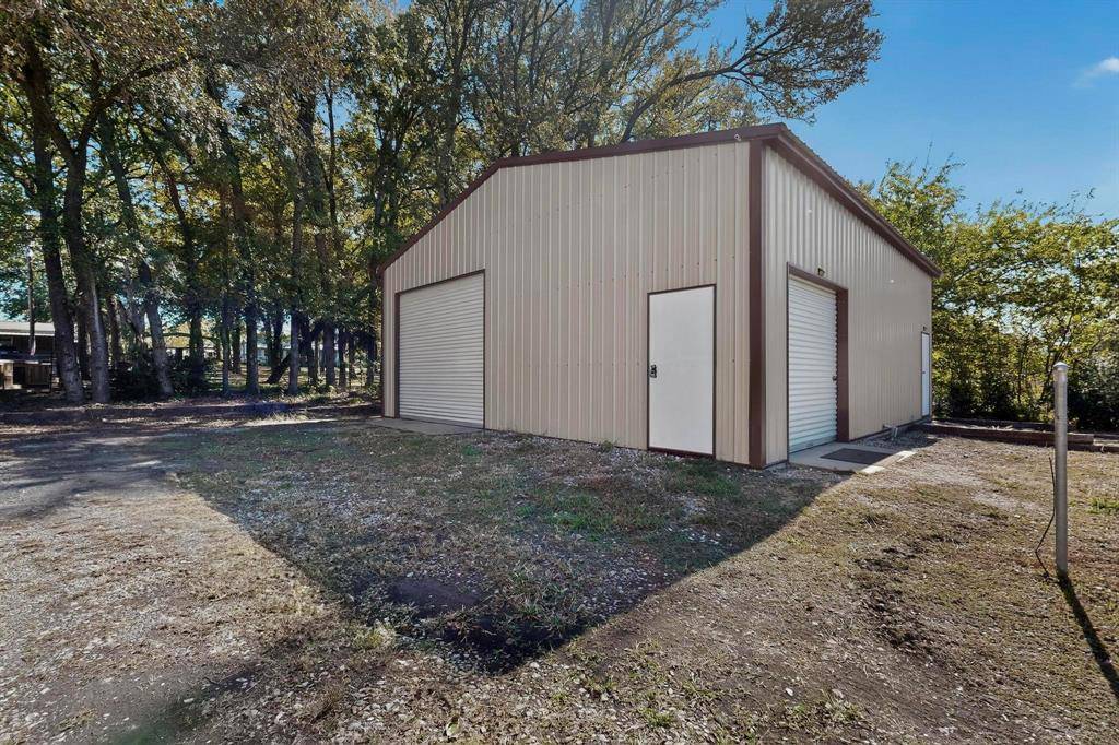 East Tawakoni, TX 75472,949 Little Oaks Drive