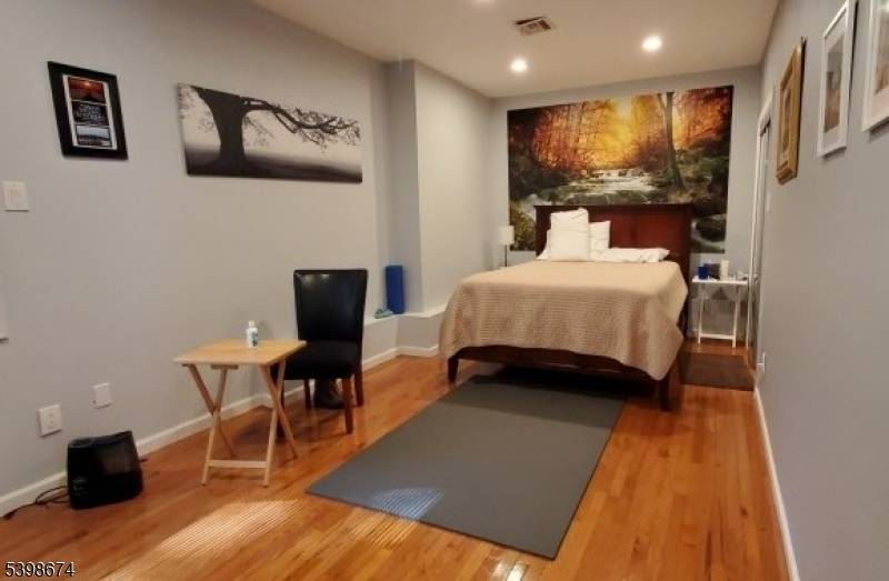 Hopatcong Boro, NJ 07843,10 N River Styx Rd