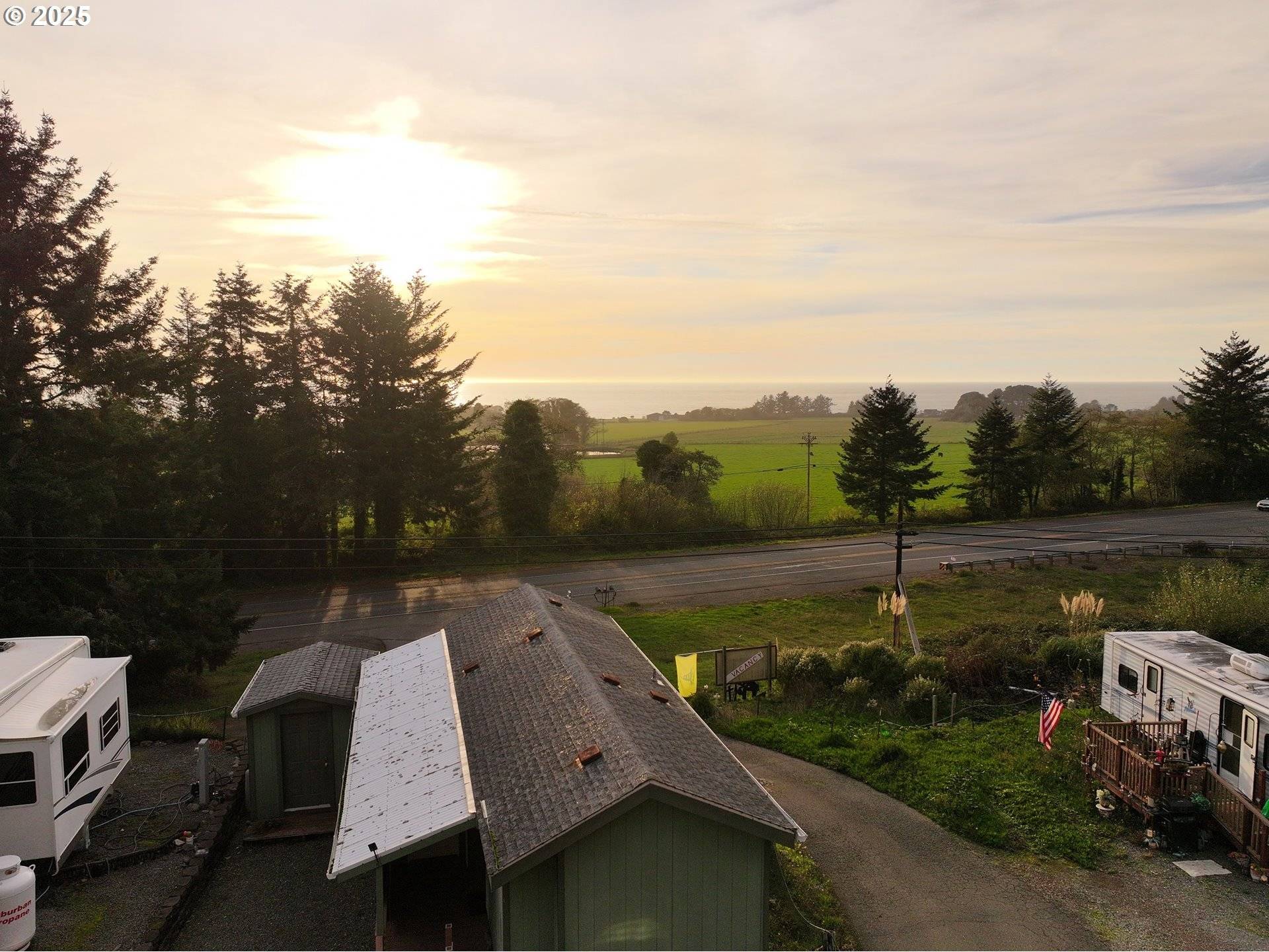 Brookings, OR 97415,15061 HIGHWAY 101 #4