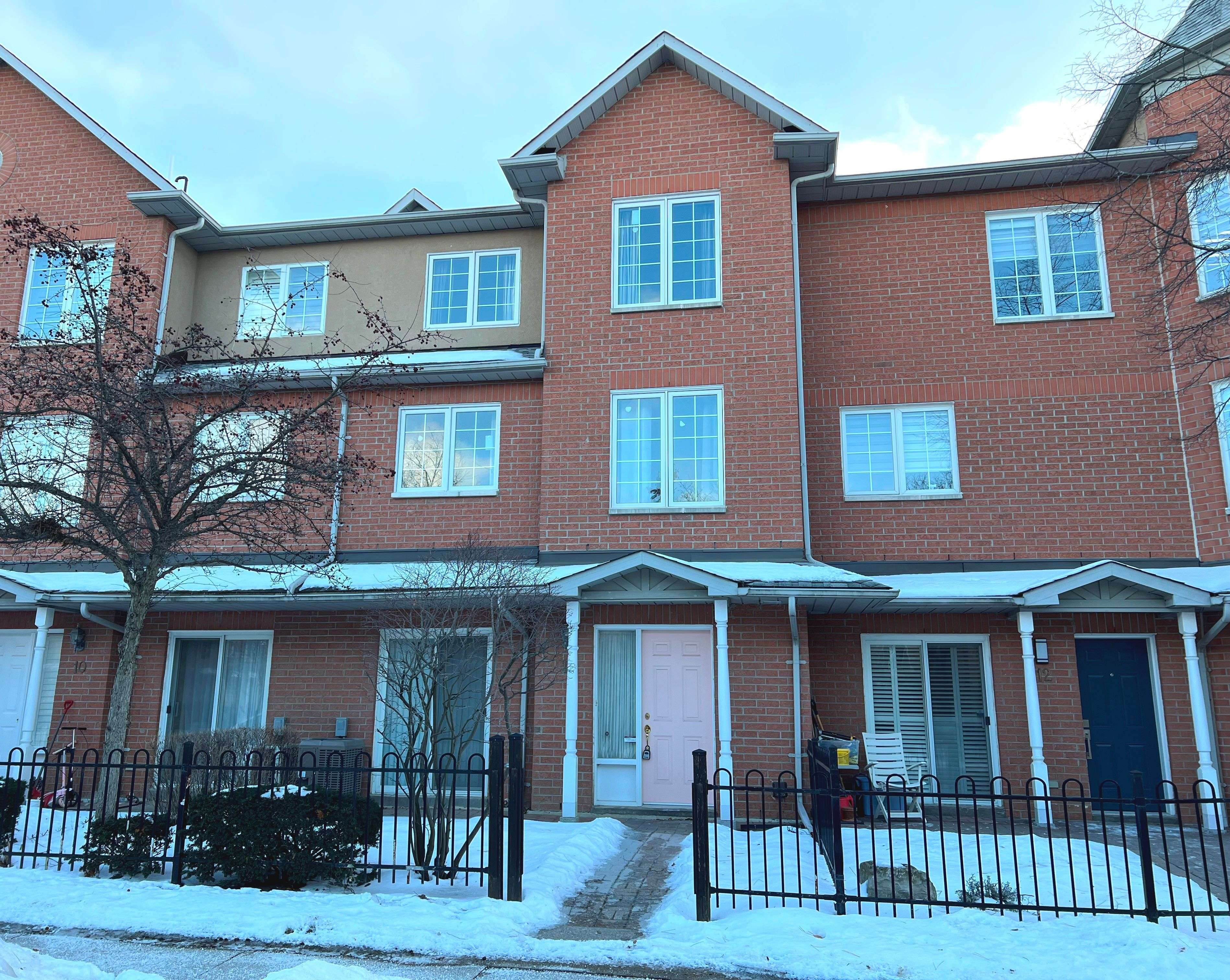 Markham, ON L3R 4G2,3 Alpen WAY #11