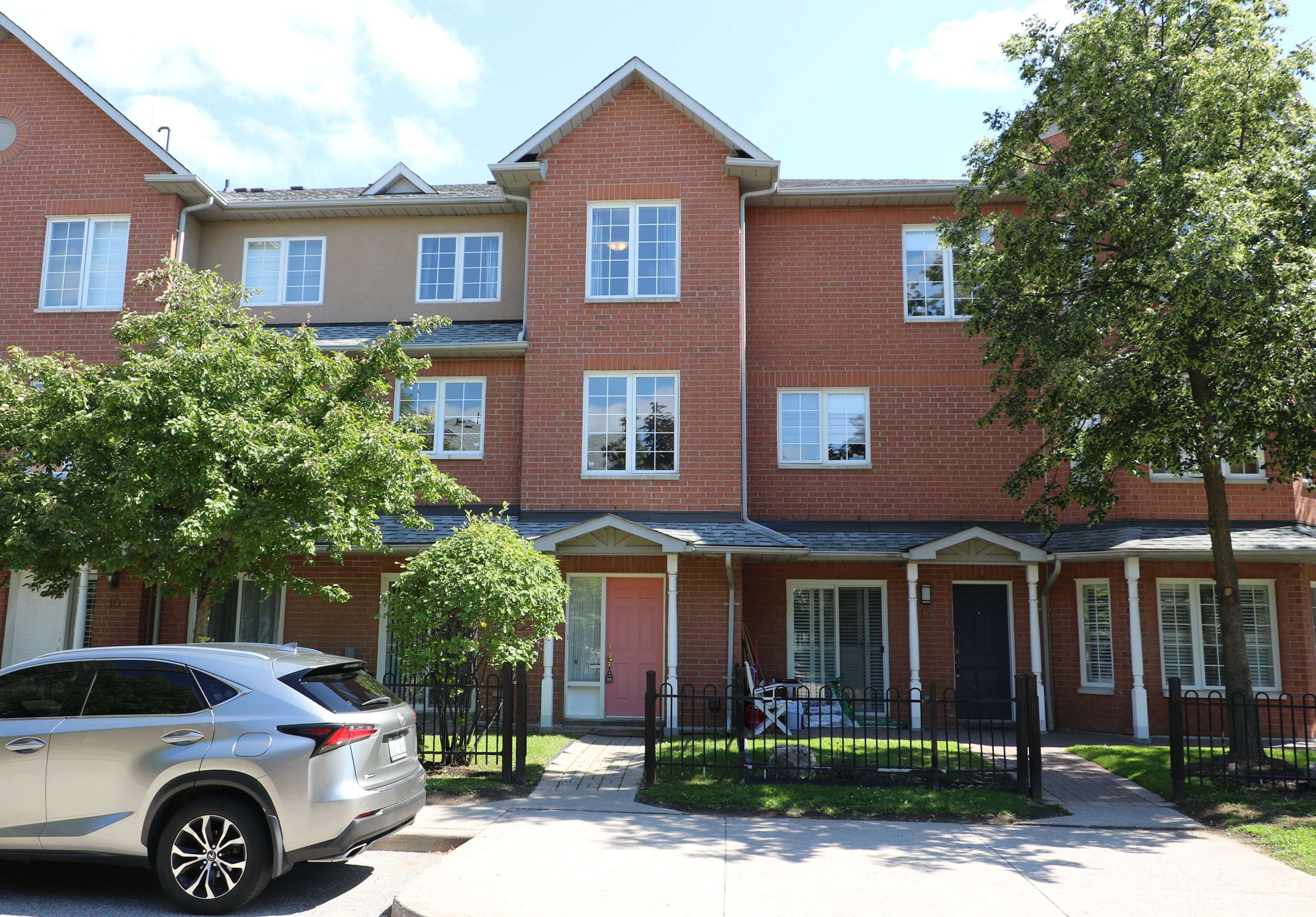 Markham, ON L3R 4G2,3 Alpen WAY #11