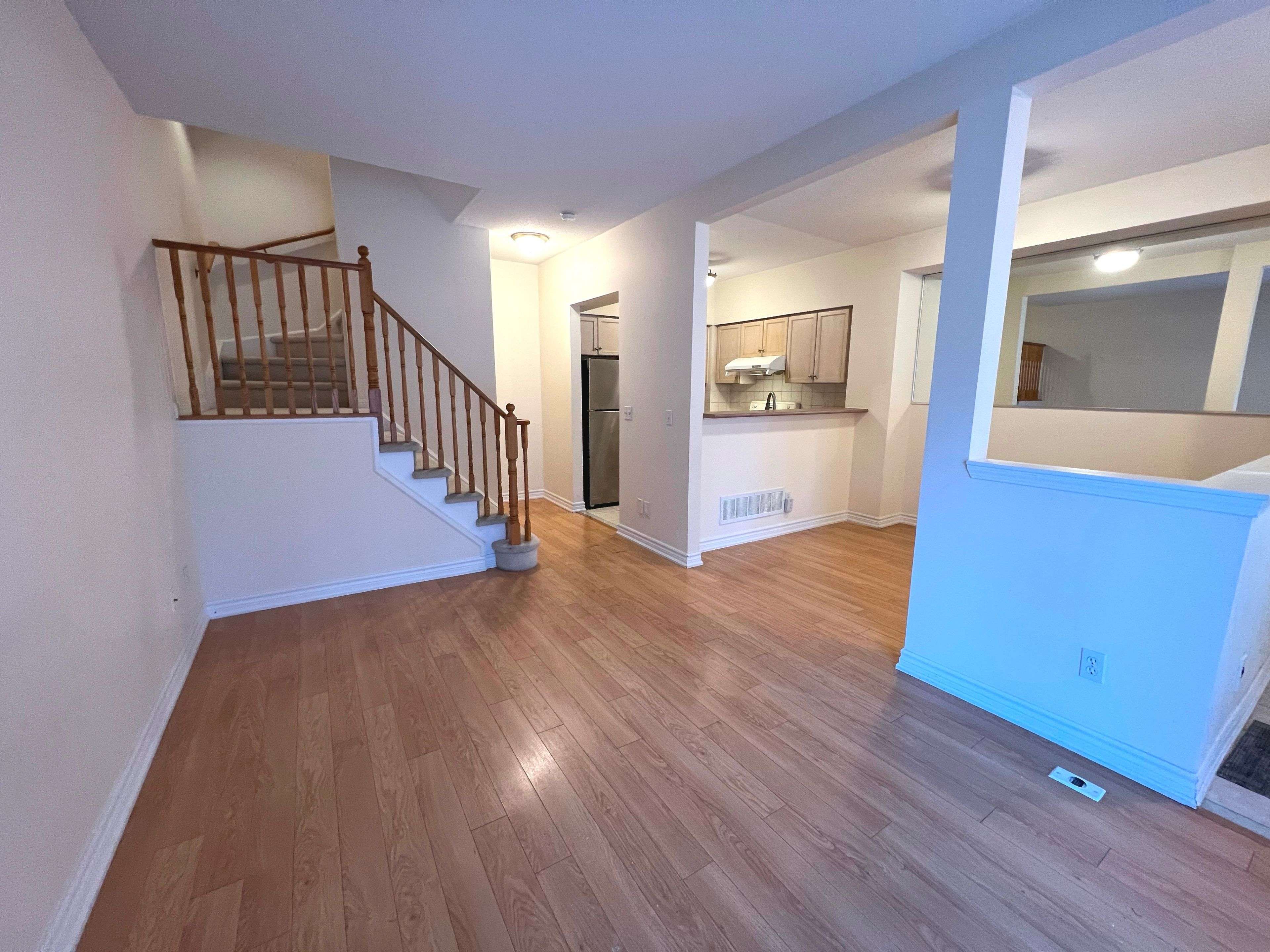 Markham, ON L3R 4G2,3 Alpen WAY #11