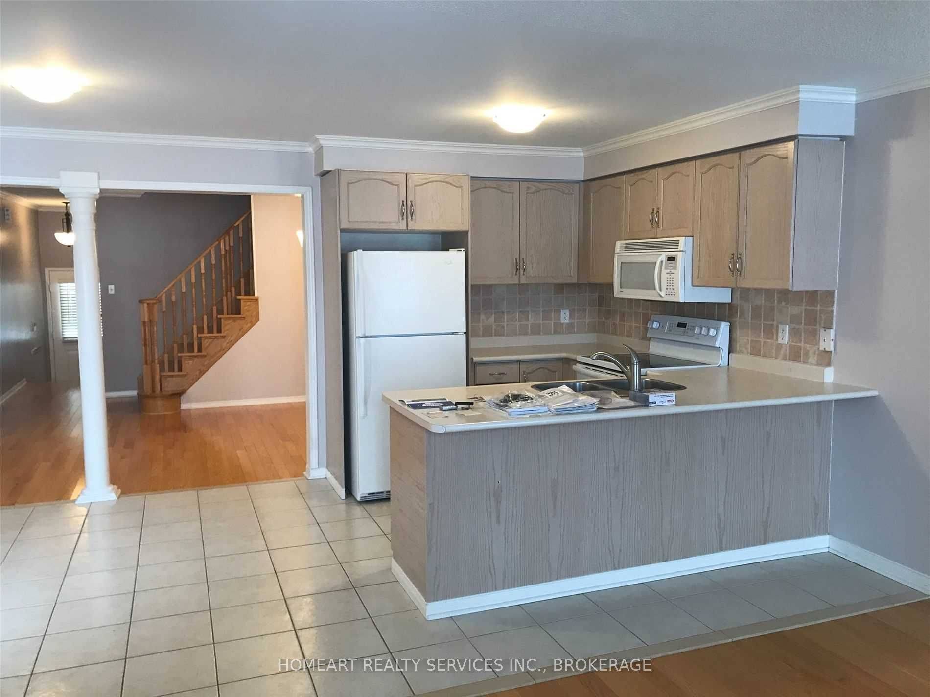 Aurora, ON L4G 7K9,83 Snedden AVE E