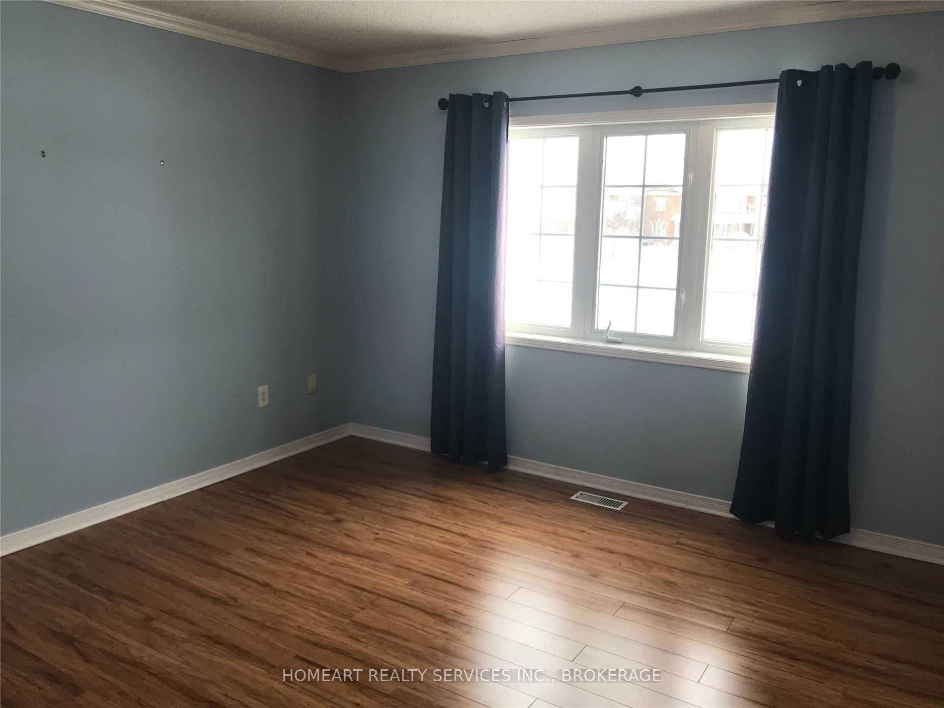 Aurora, ON L4G 7K9,83 Snedden AVE E