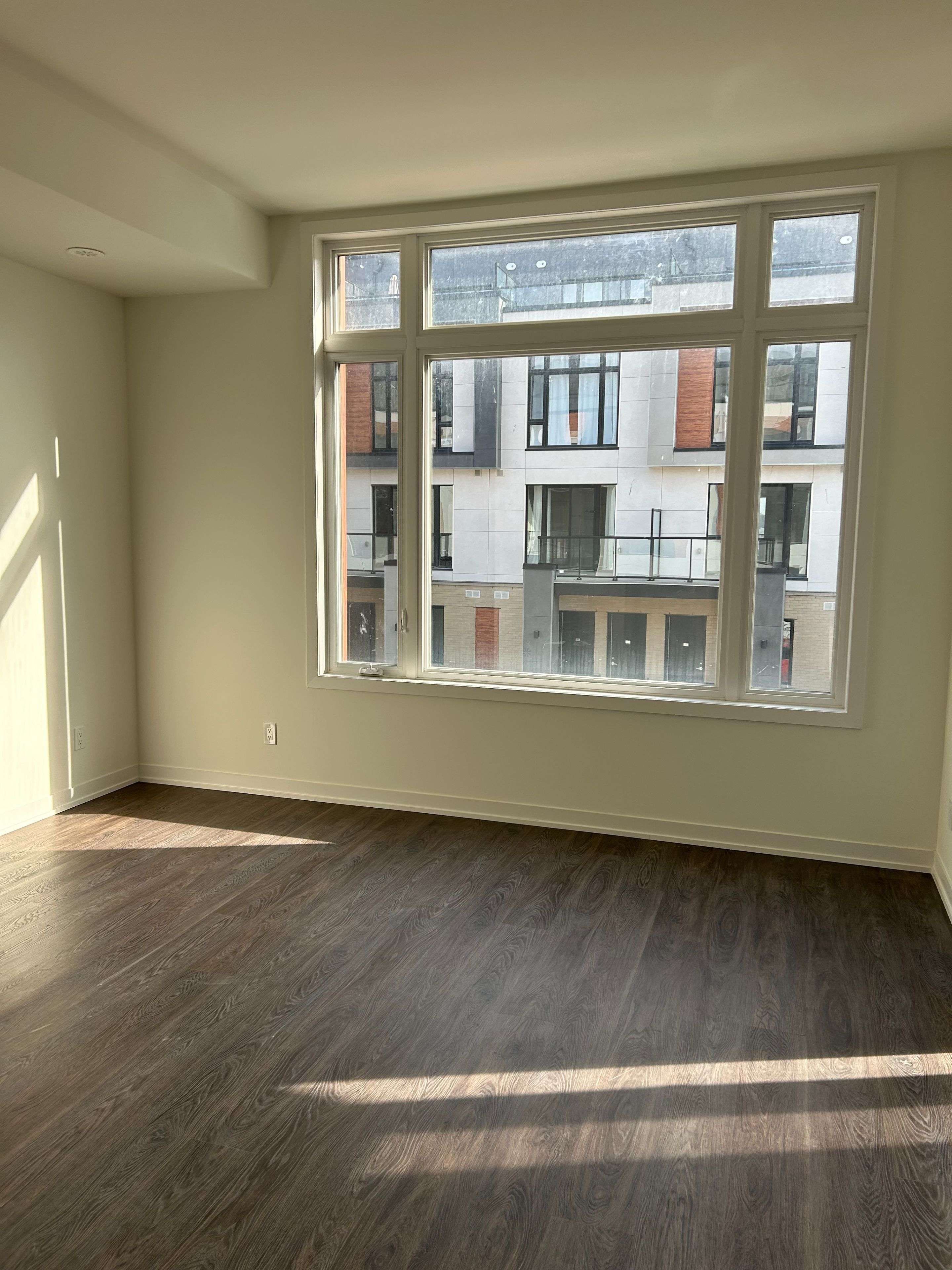 Richmond Hill, ON L4S 0N1,6 Steckley House LN #TH302