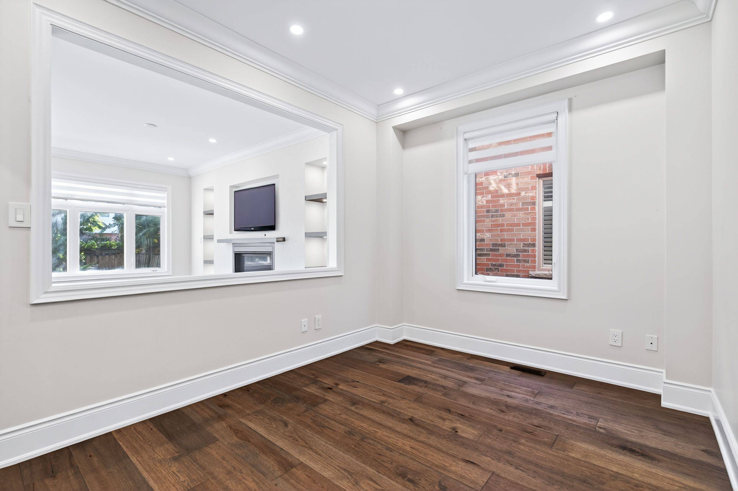 Oakville, ON L6M 0G5,2240 PINE GLEN RD