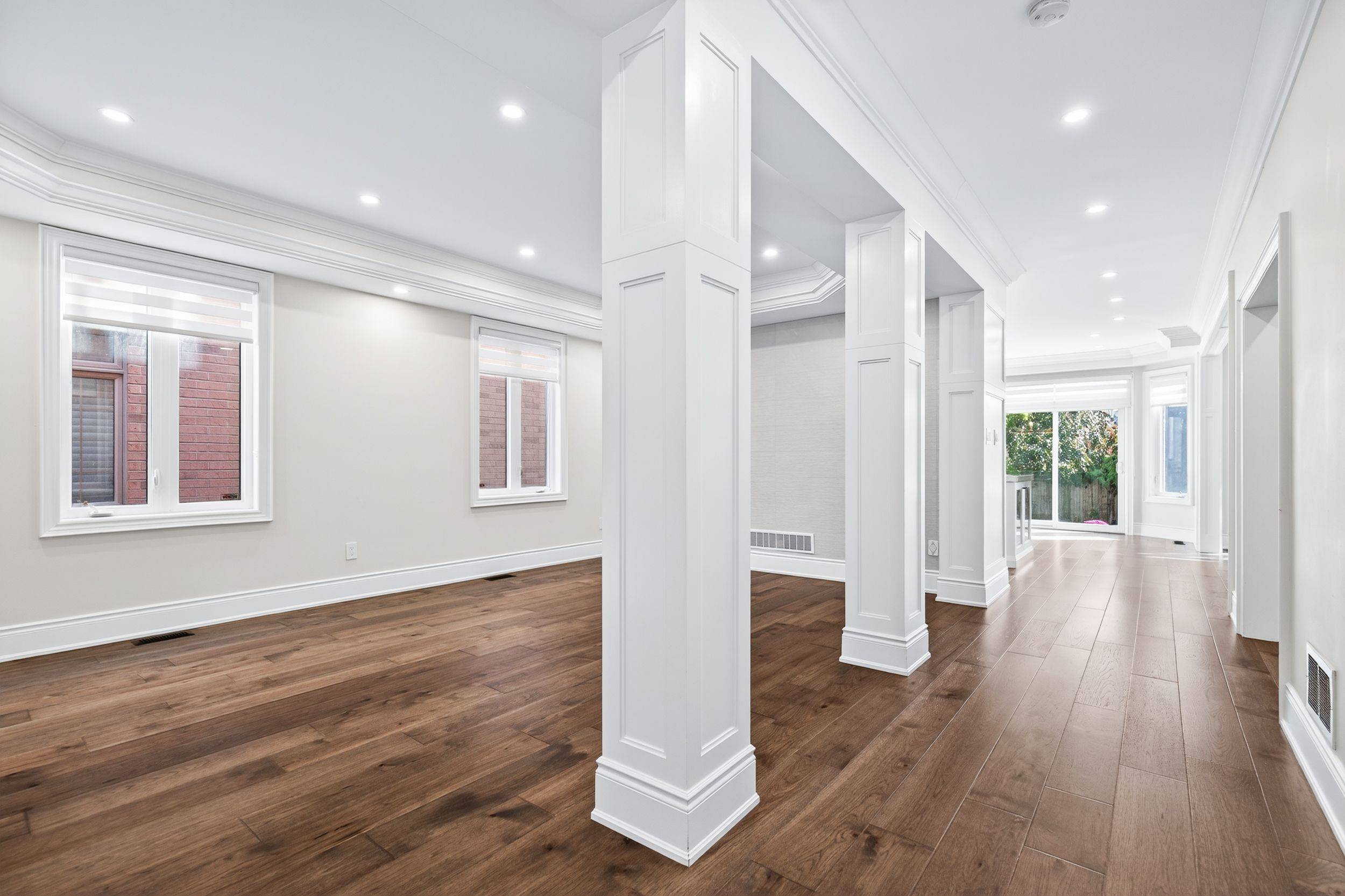 Oakville, ON L6M 0G5,2240 PINE GLEN RD