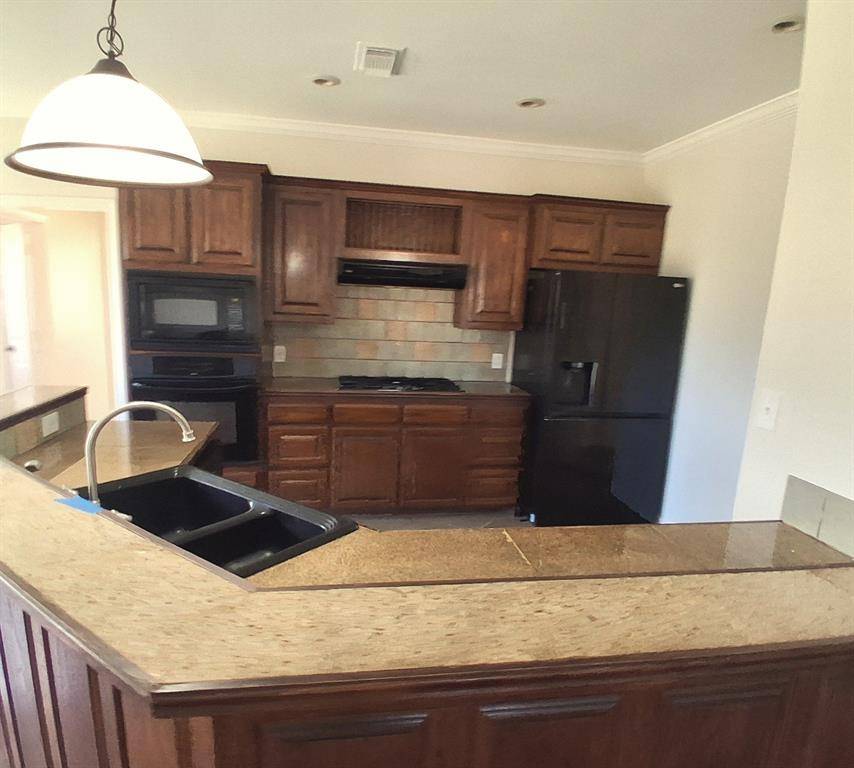 Leonard, TX 75452,301 County Road 5066