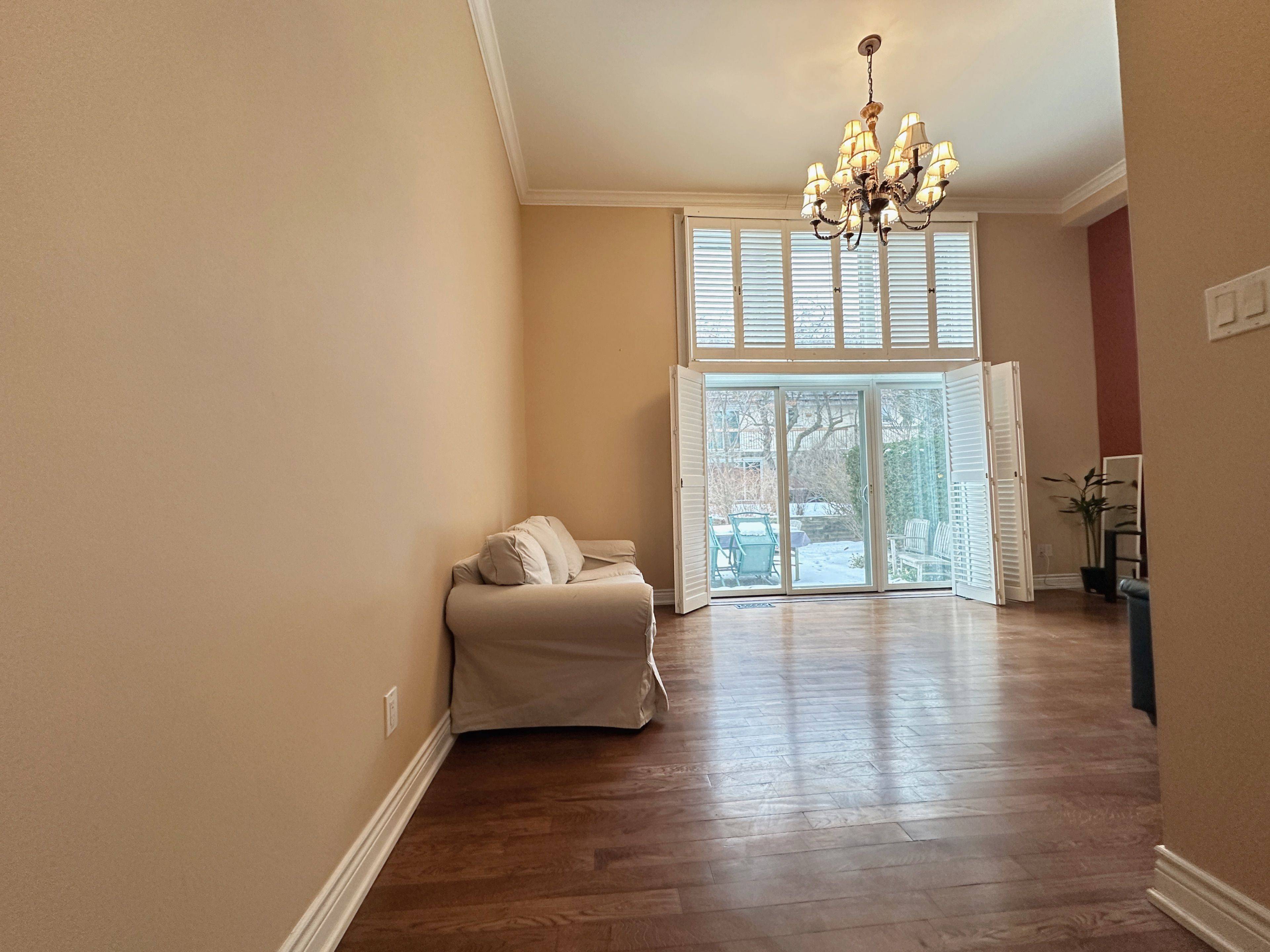 Toronto C12, ON M2L 1S9,81 Scenic Mill WAY