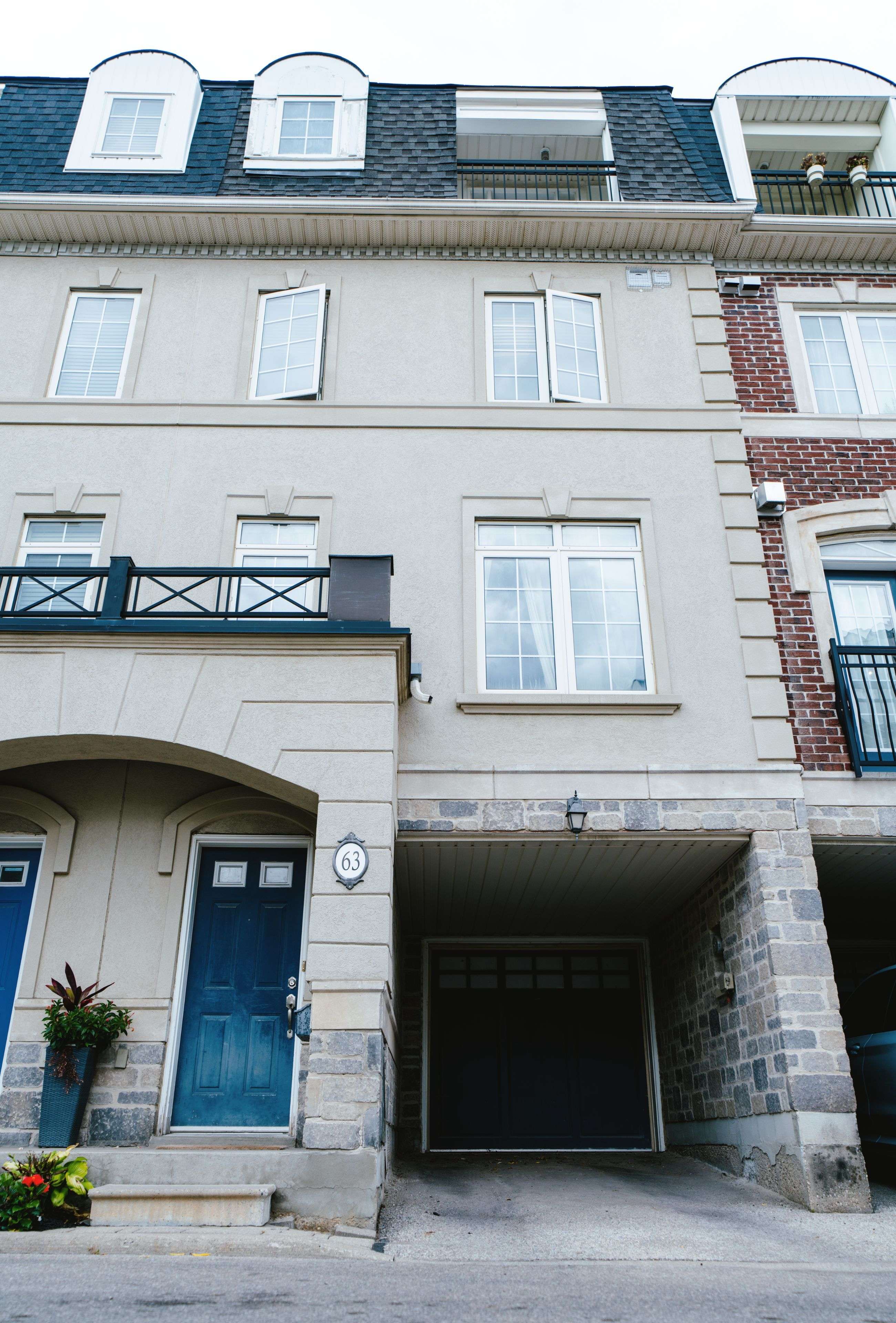 Toronto C07, ON M2N 0A5,63 Routliffe LN