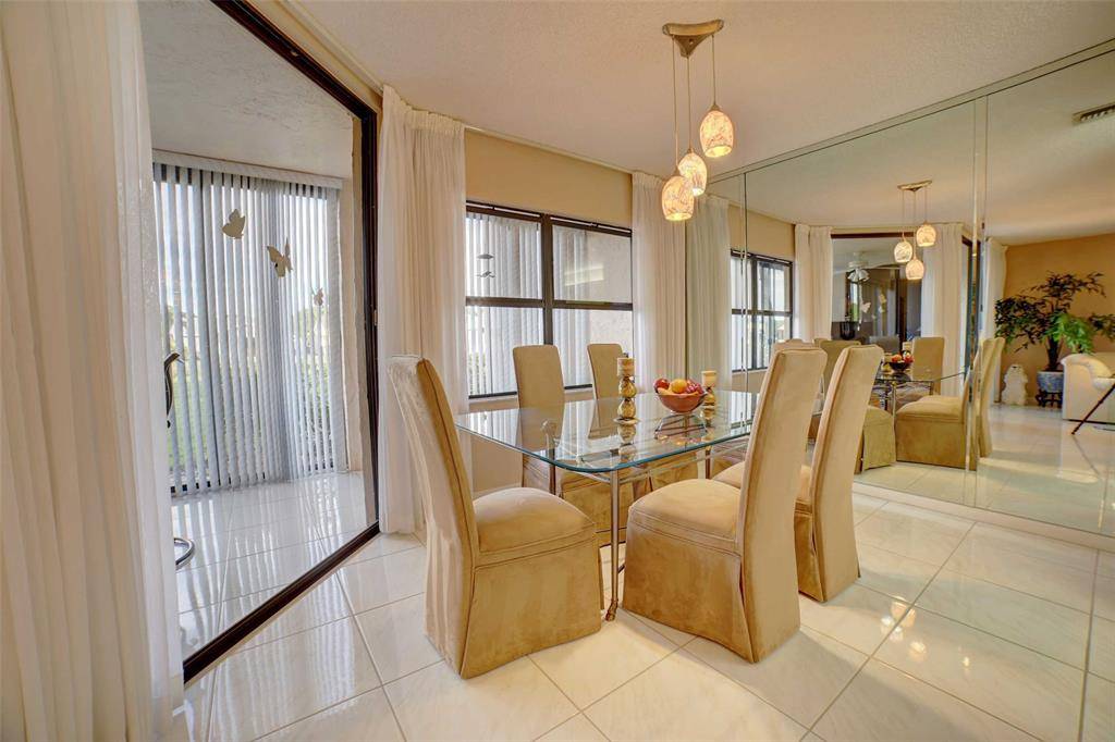 Boynton Beach, FL 33437,5219 Europa Dr #G