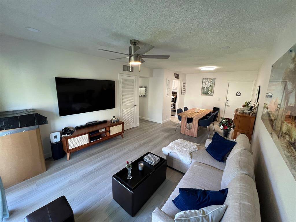 Boca Raton, FL 33486,825 NW 13TH #207