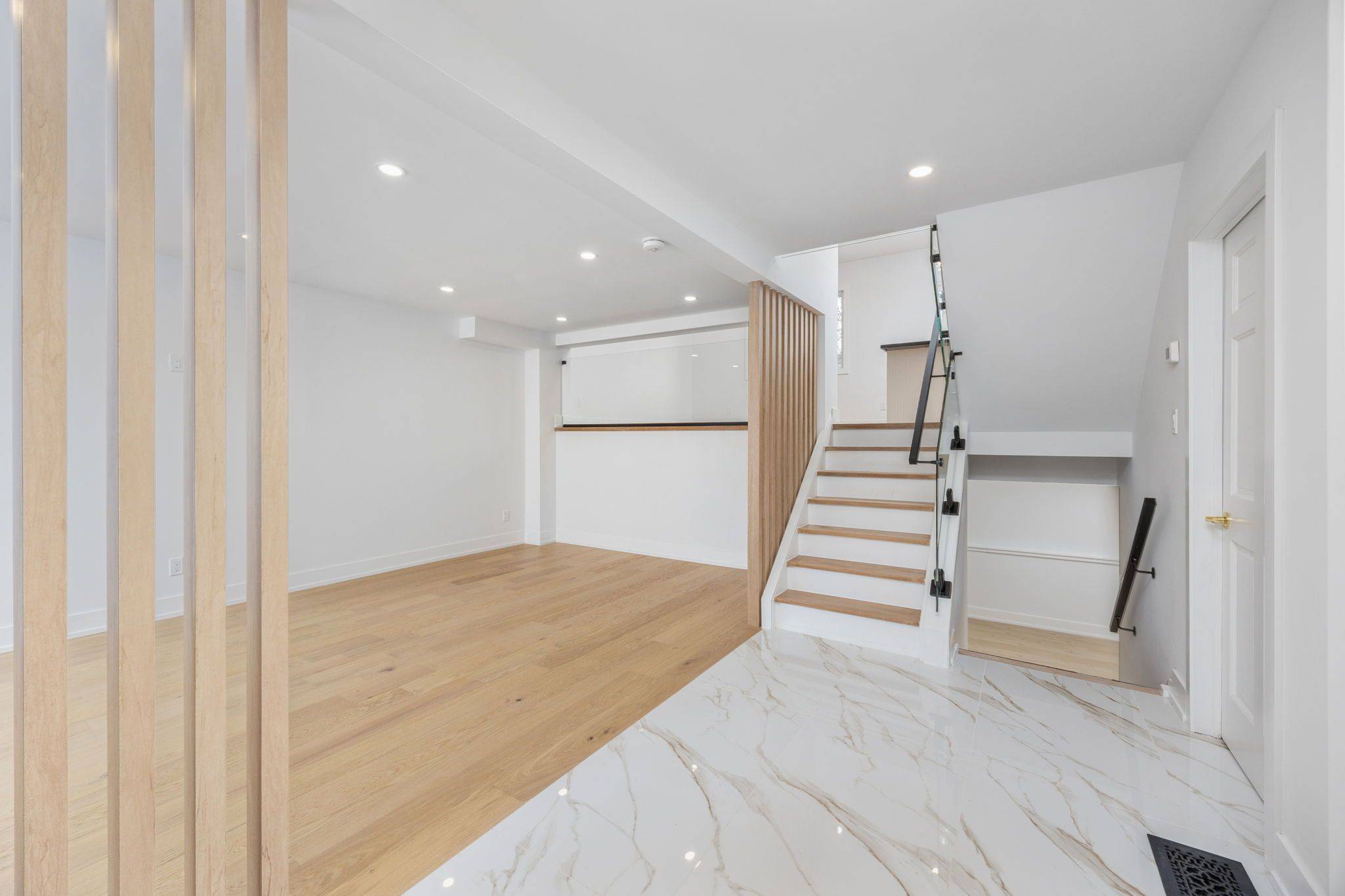 Newmarket, ON L3Y 5W7,124 Kingston RD