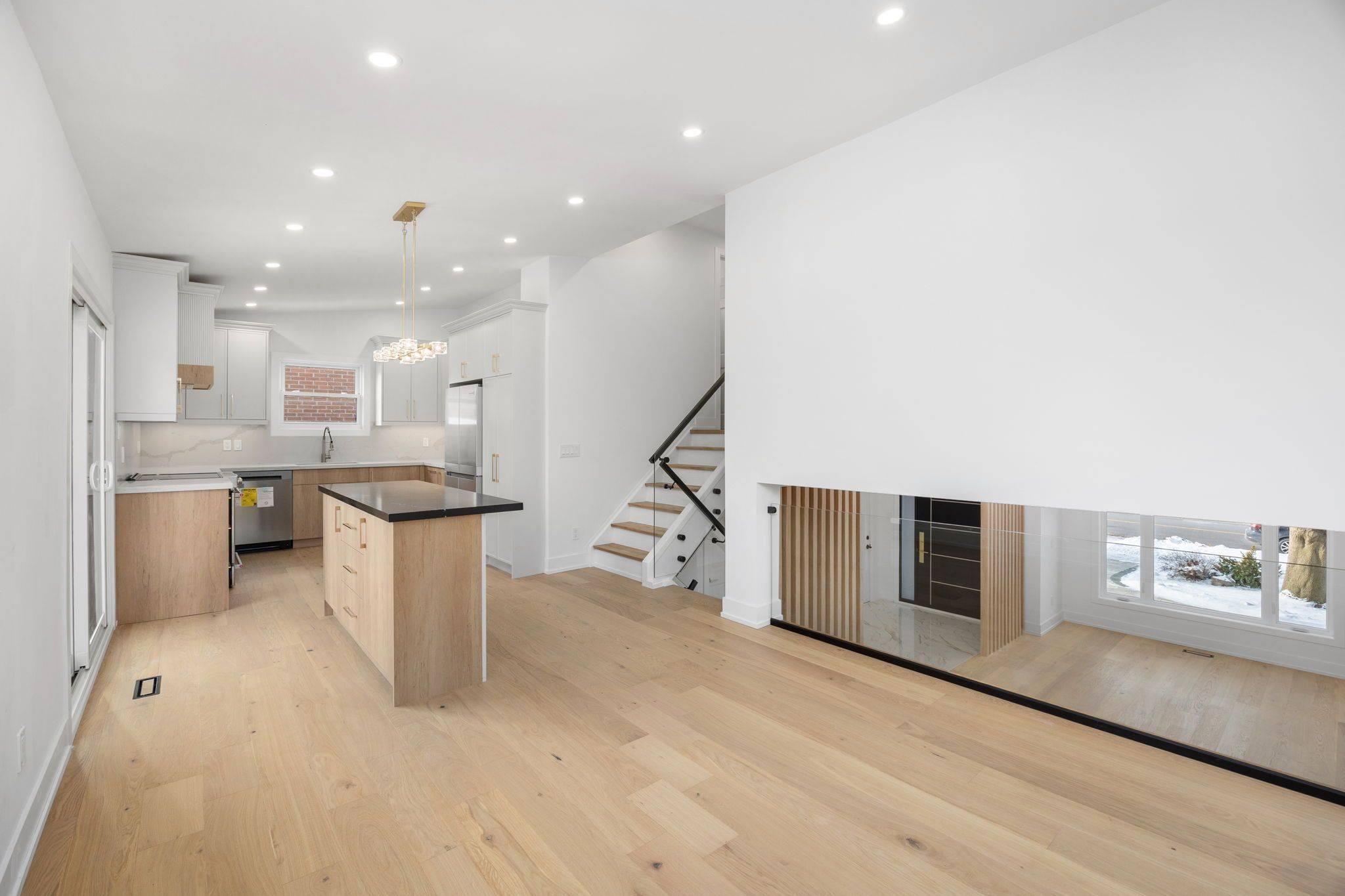 Newmarket, ON L3Y 5W7,124 Kingston RD