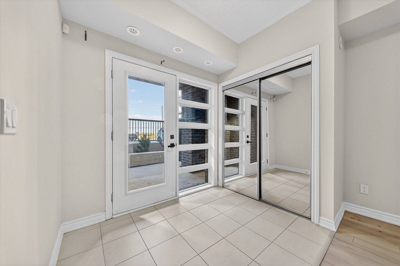 Oakville, ON L6H 7X5,349 Wheat Boom DR #124