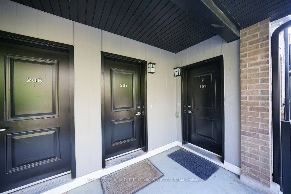 Milton, ON L9T 9K7,1208 Main ST E #207