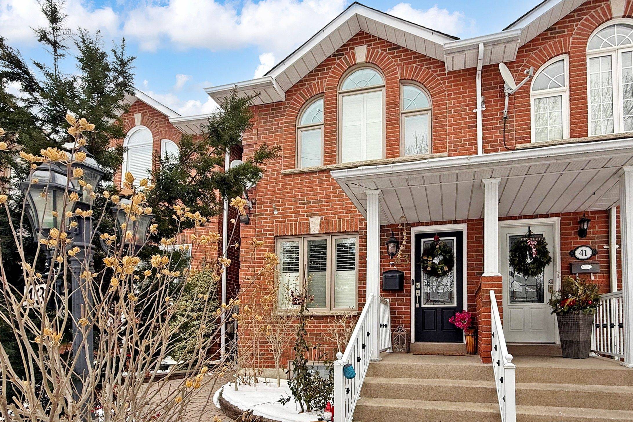 Toronto W03, ON M6E 5A6,43 Alessia CIR