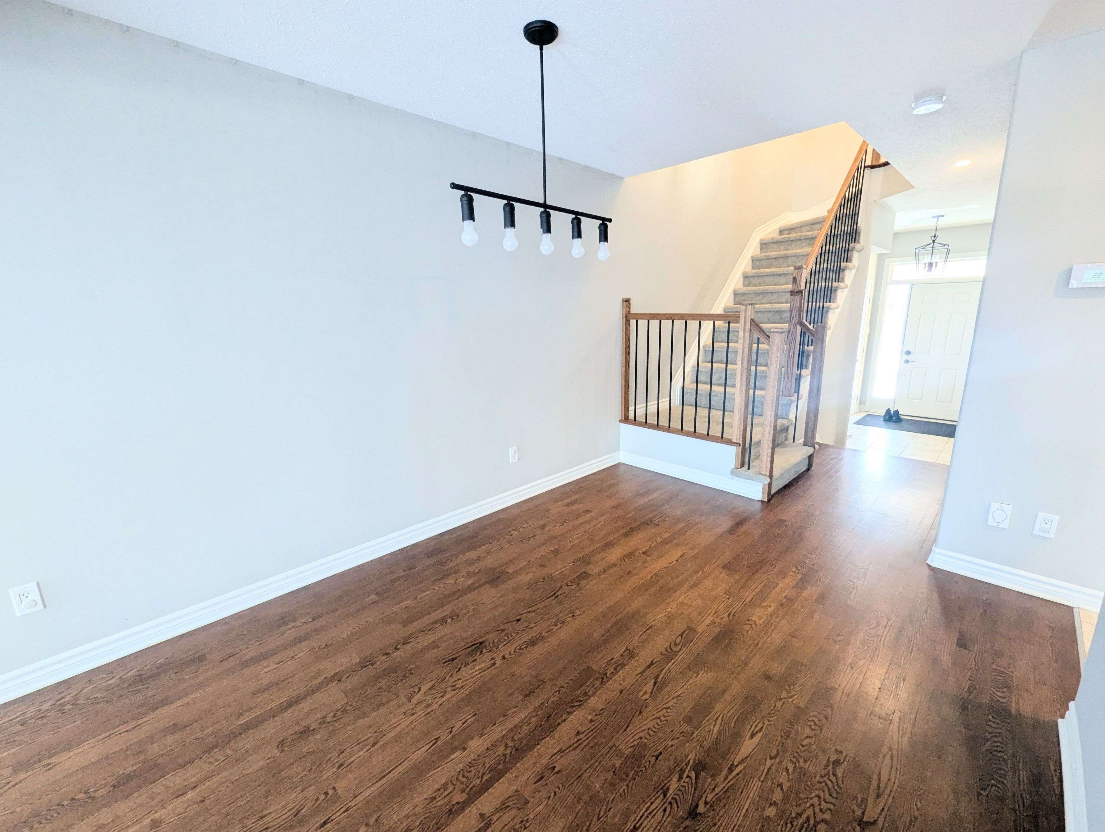 Stittsville - Munster - Richmond, ON K2S 0A9,210 Talltree CRES