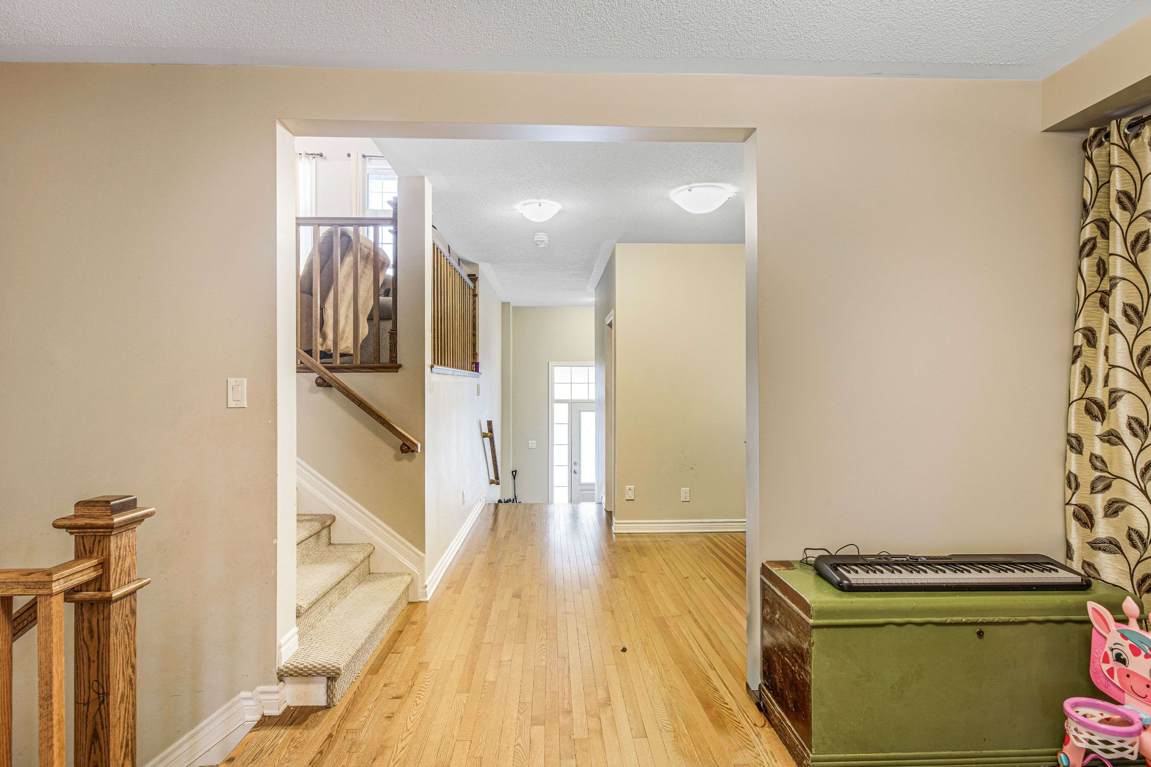 Barrhaven, ON K2J 6E8,84 Russet TER