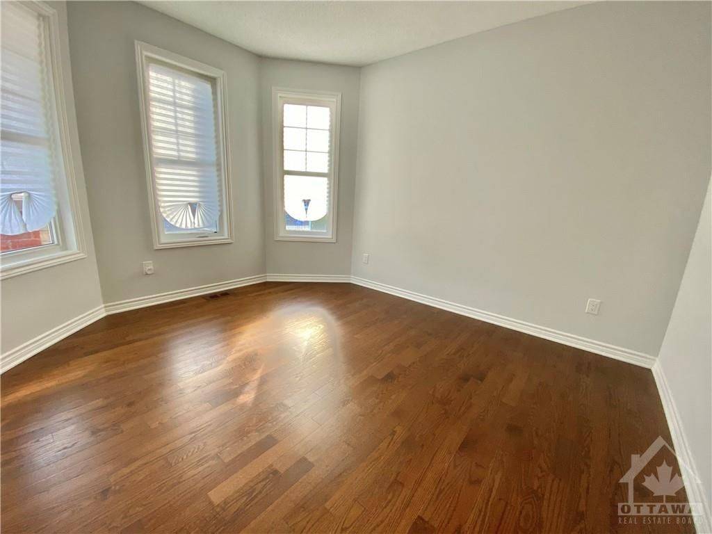 Barrhaven, ON K2J 6C5,924 WHIMBREL WAY