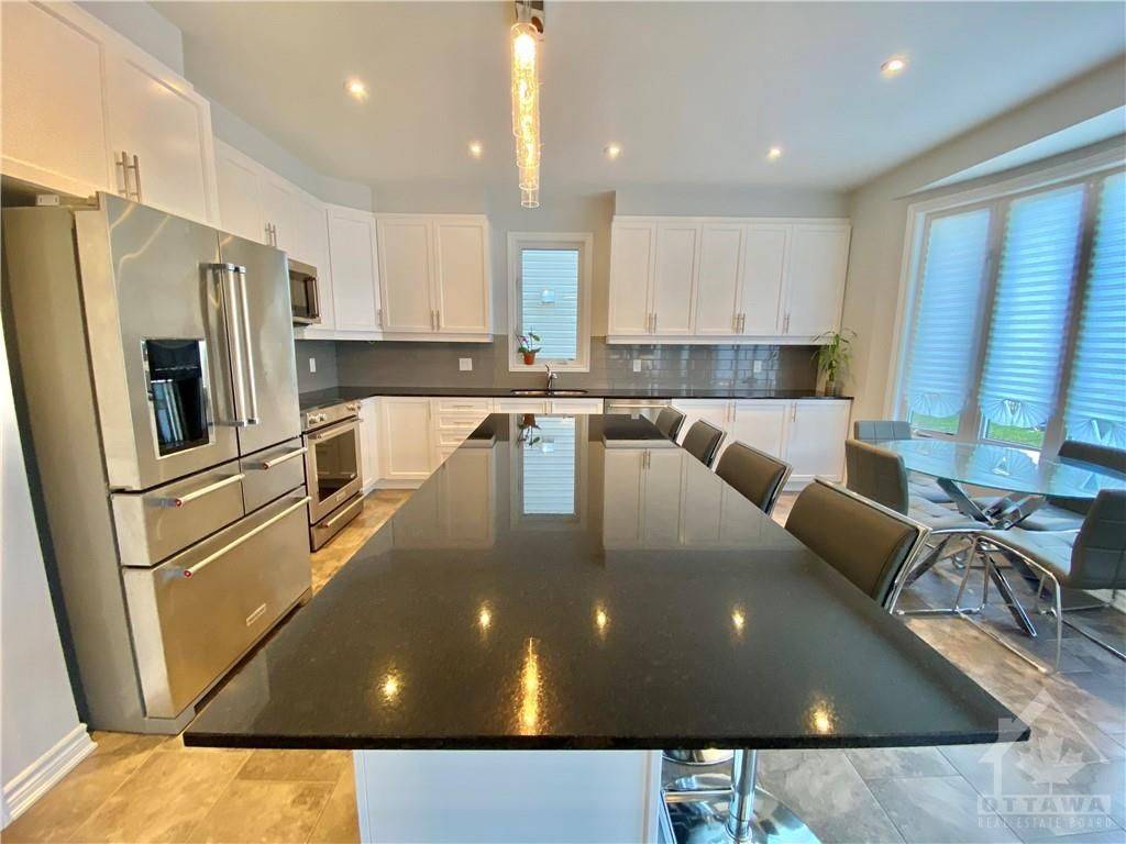Barrhaven, ON K2J 6C5,924 WHIMBREL WAY
