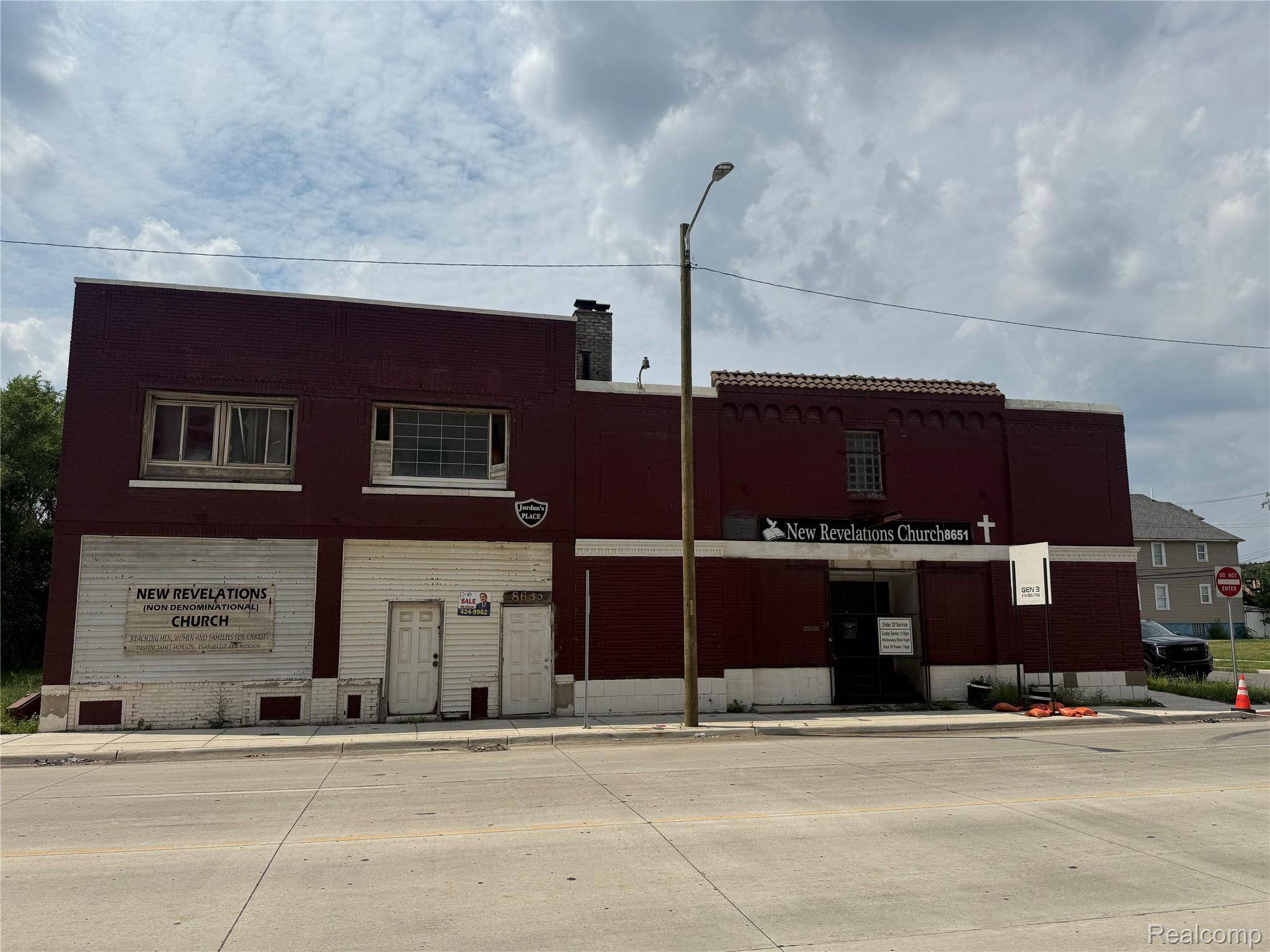 Detroit, MI 48211,8637 Mount Elliott ST