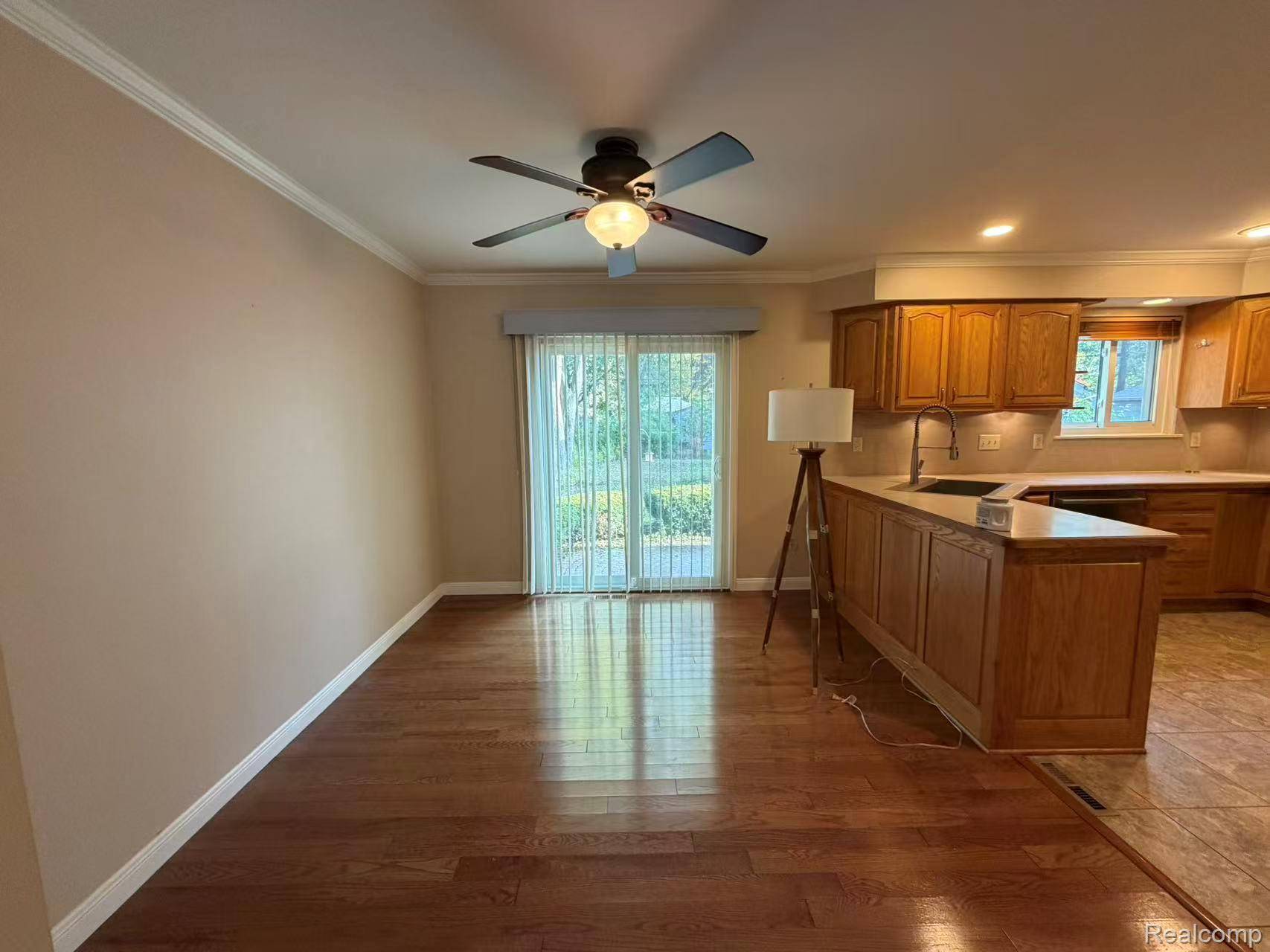 Royal Oak, MI 48073,3245 Parker