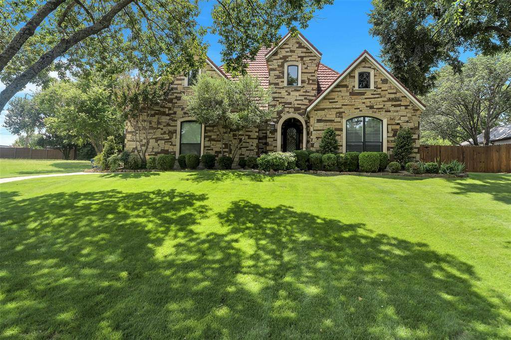 Fort Worth, TX 76179,8917 Crest Wood Drive