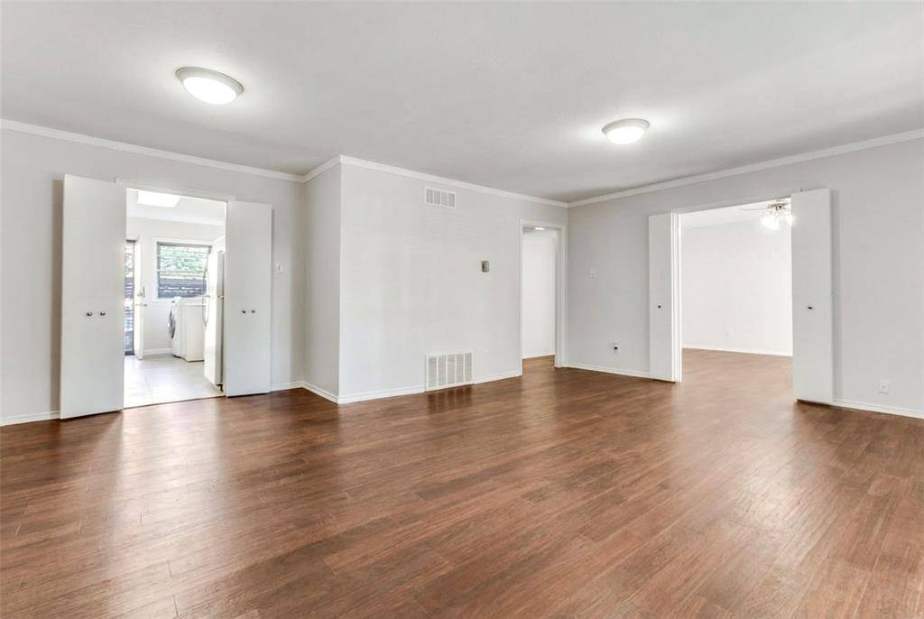 Dallas, TX 75230,11116 Valleydale Drive #B